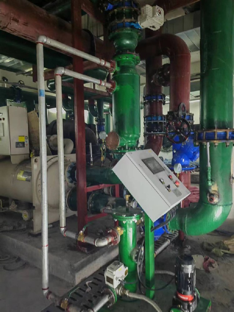 达川三里坪政务中心冷凝器在线清洗装置安装实例